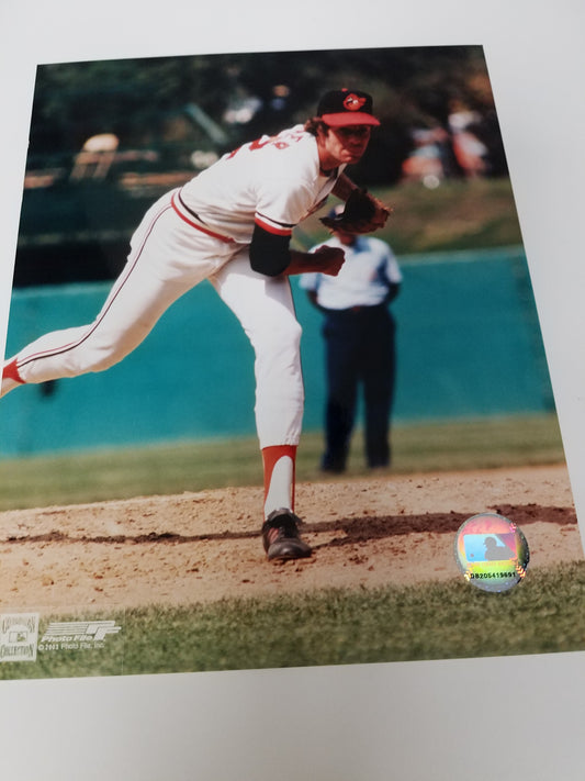 UNSIGNED Jim Palmer (pitching2) 8x10