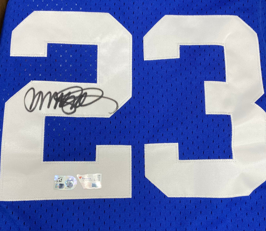 Authentic Autographed Memorabilia 
