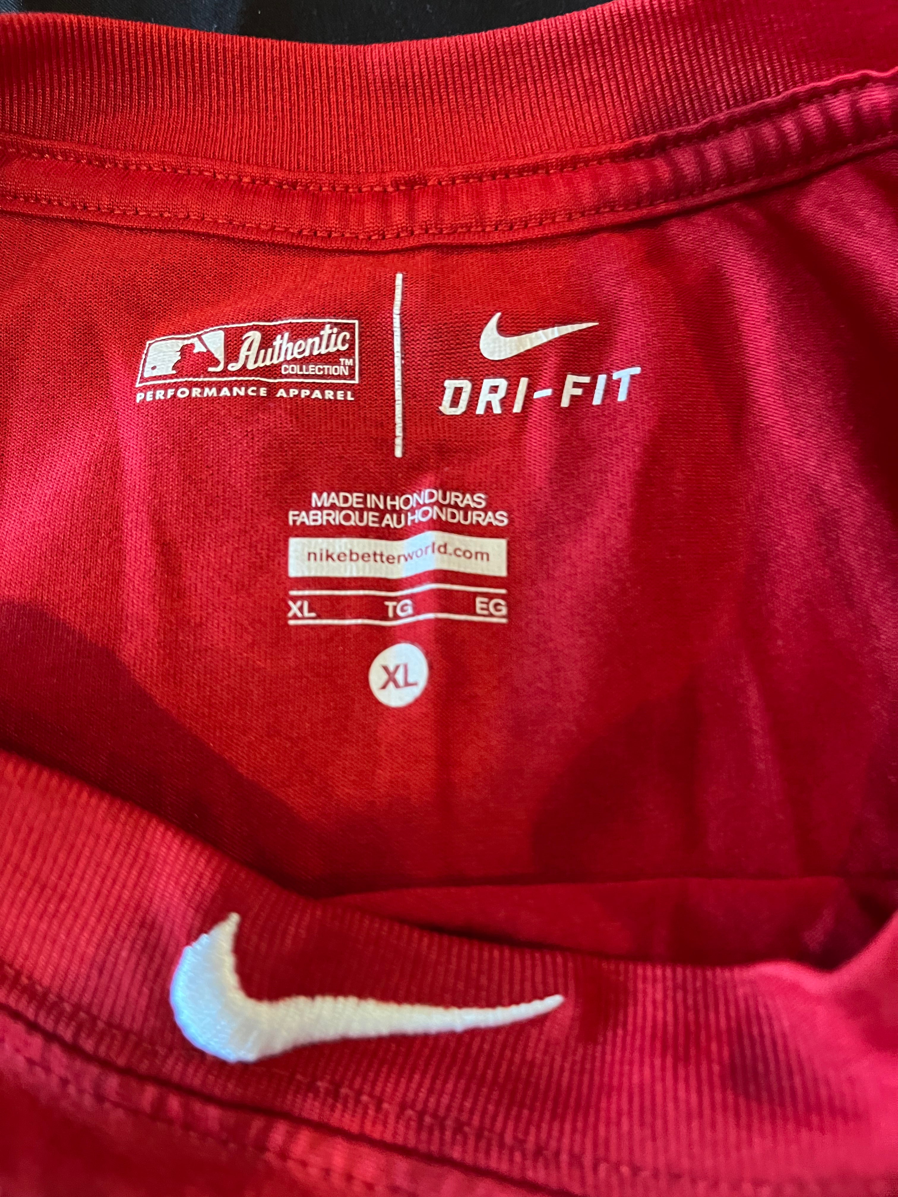 Authentic Autographed Memorabilia 