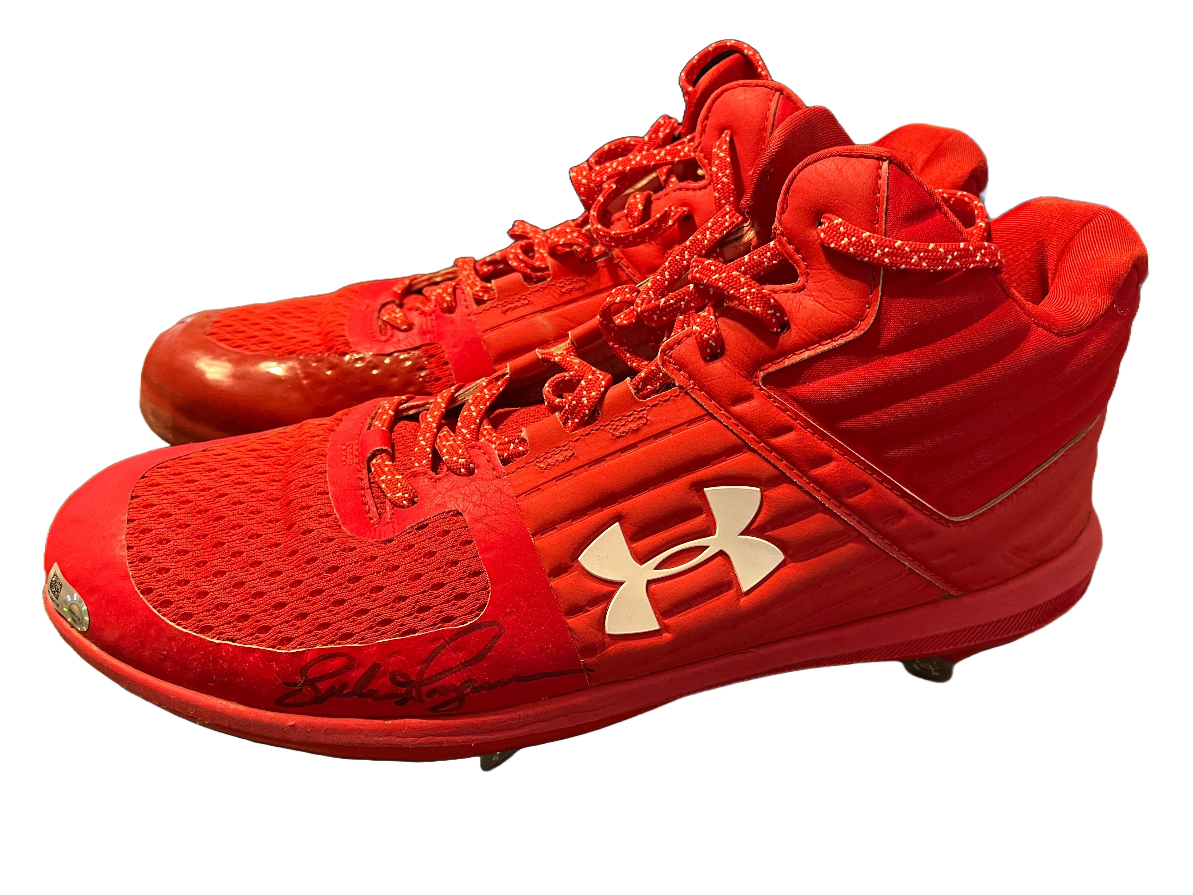 Authentic Autographed Memorabilia 