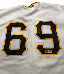 Authentic Autographed Memorabilia 