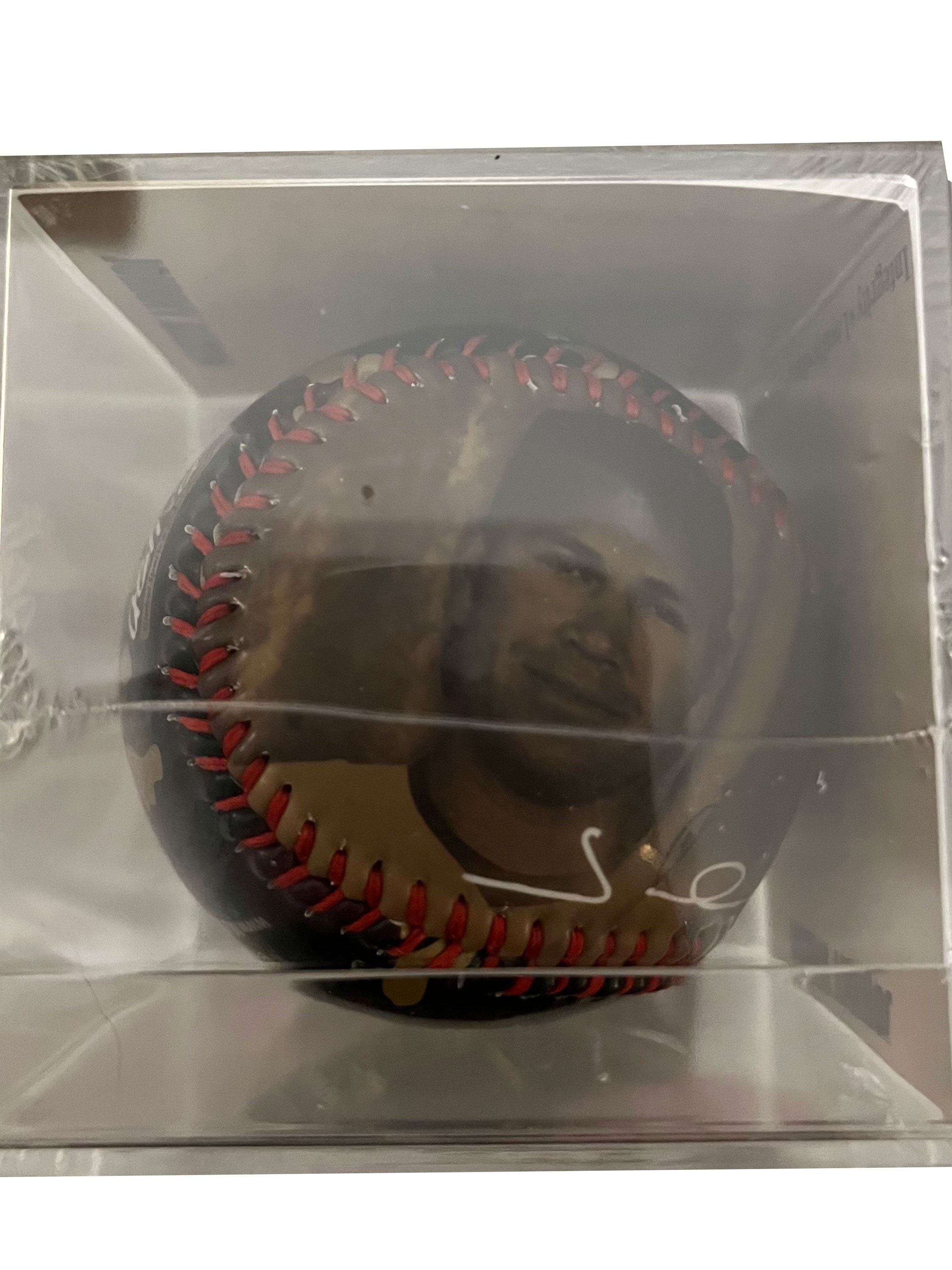 Authentic Autographed Memorabilia 