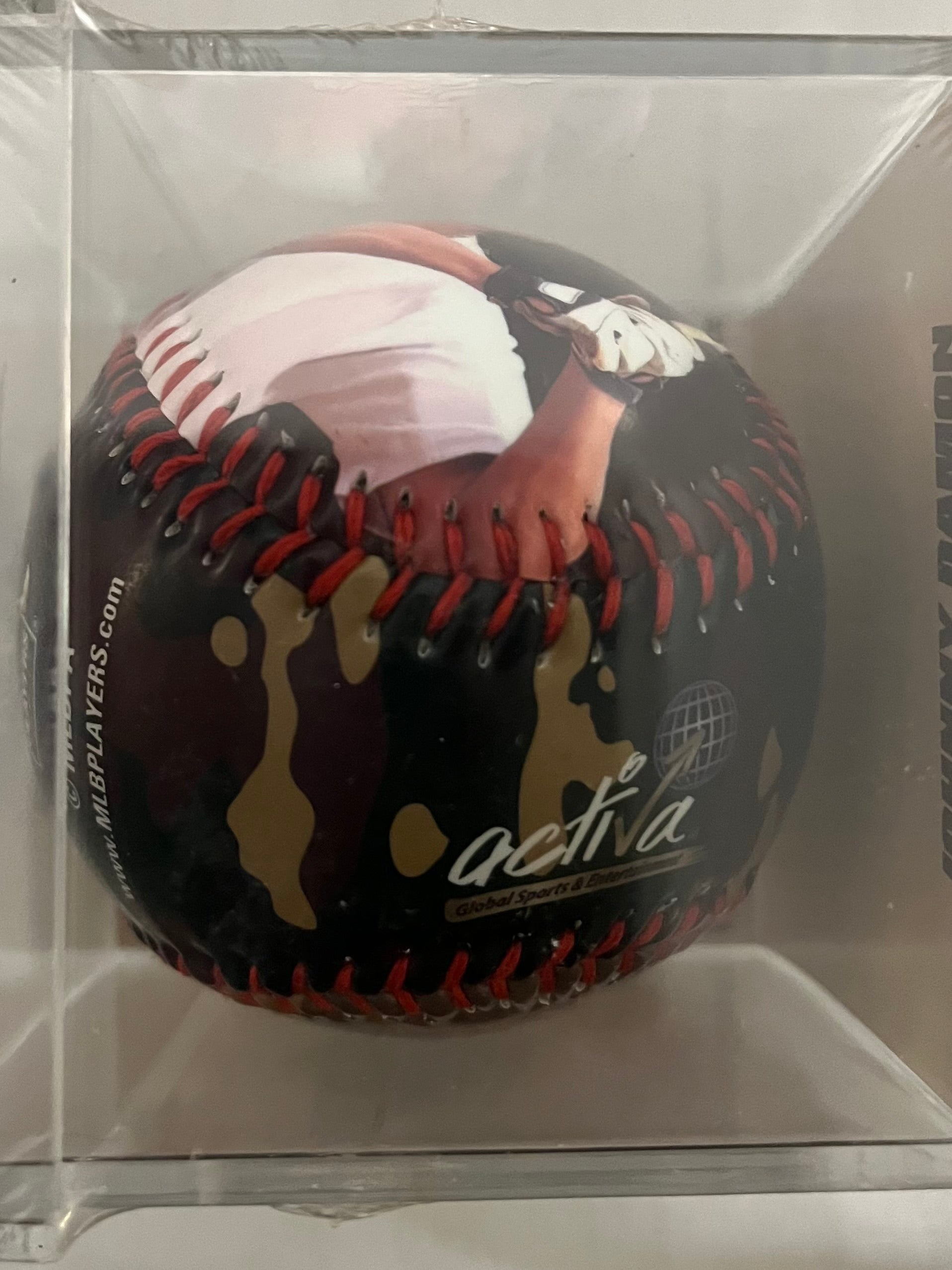 Authentic Autographed Memorabilia 