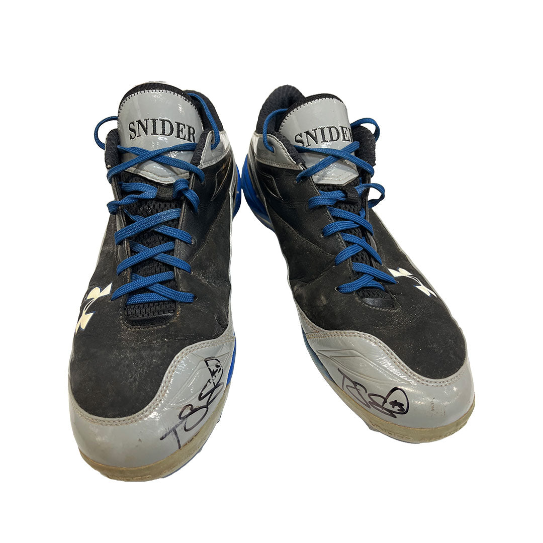 Authentic Autographed Memorabilia 