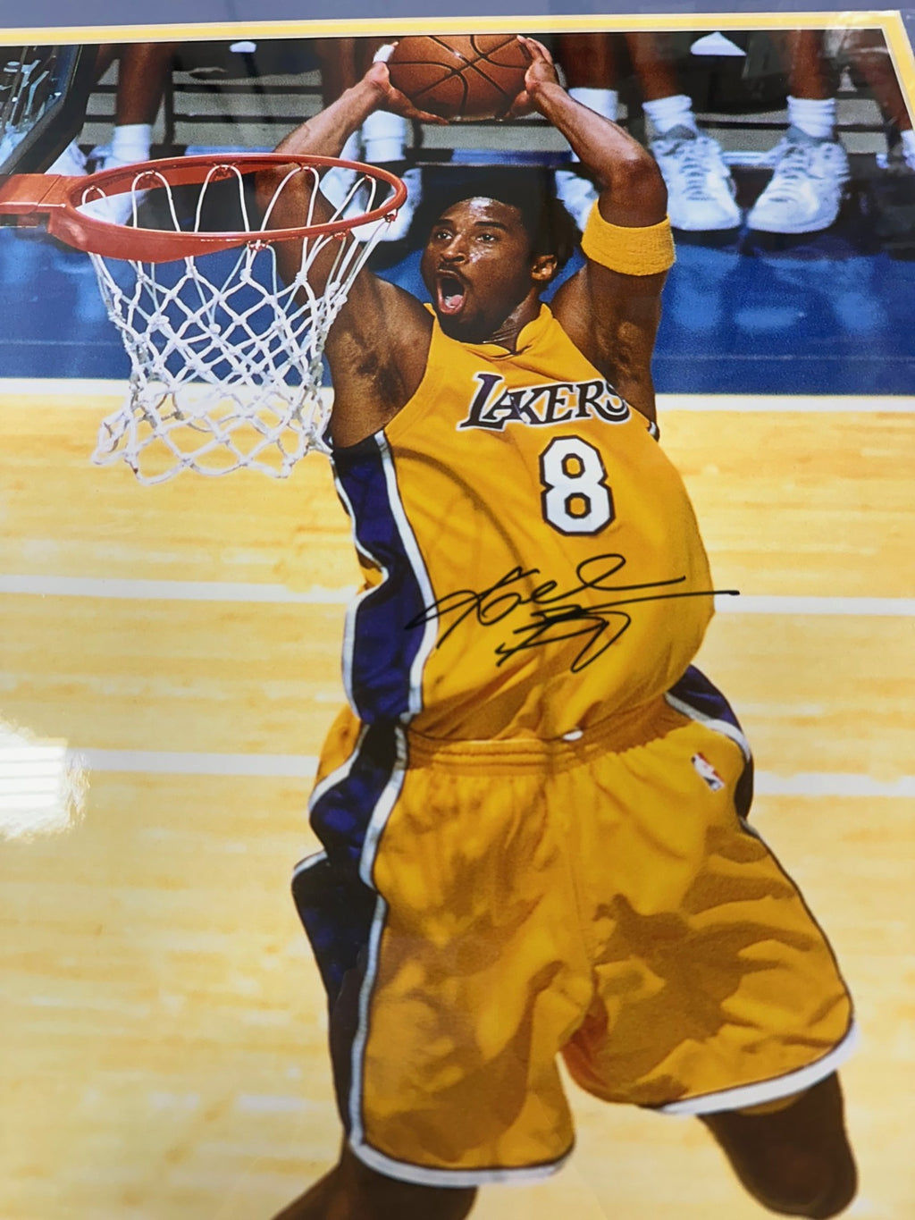 Authentic Autographed Memorabilia 